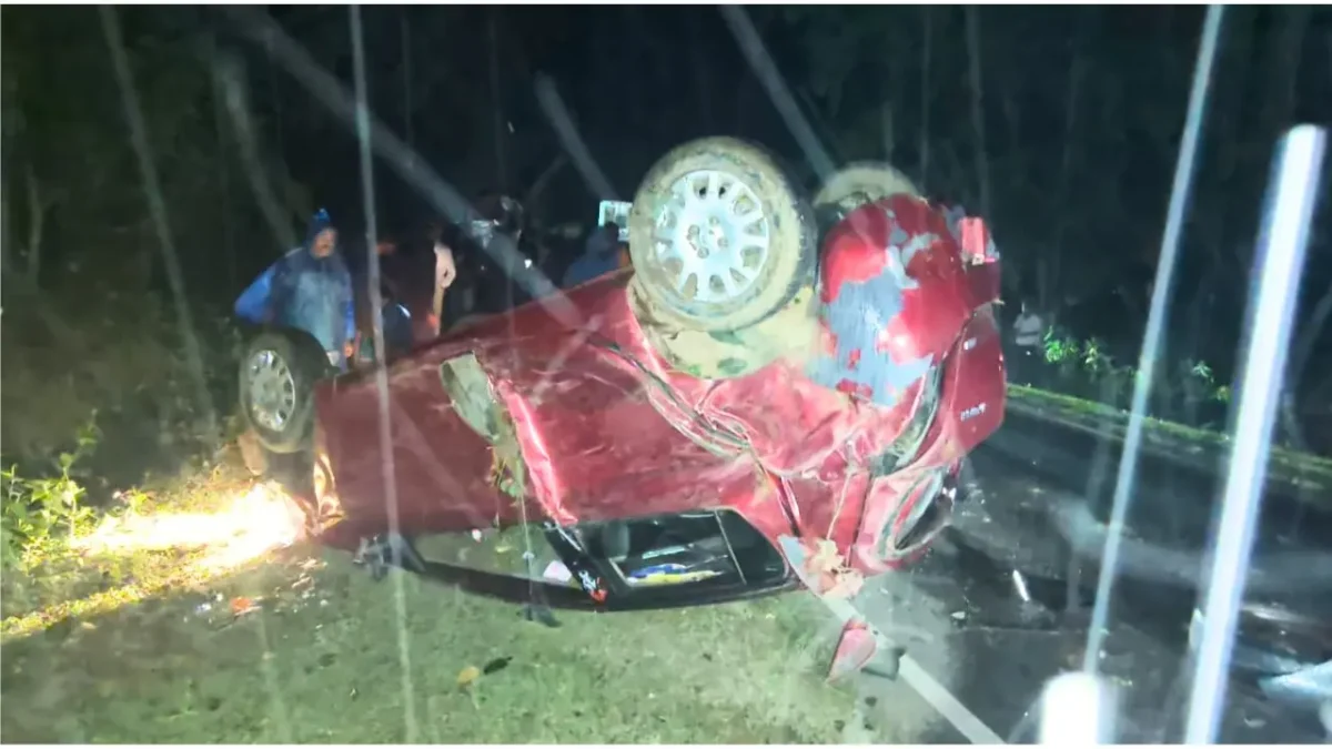 ರಿಪ್ಪನ್ಪೇಟೆ : ಕಾರು ಪಲ್ಟಿ, ಒಬ್ಬರ ಸ್ಥಿತಿ ಗಂಭೀರ, ಇಬ್ಬರಿಗೆ ಗಾಯ 1 Ripponpet Accident Car Flips, 3 Critically Injured
