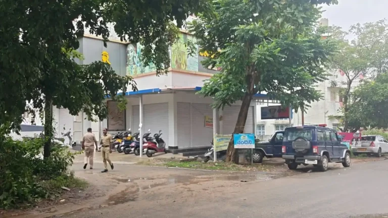 shivamogga-police-raid-spa-rescue-two-women