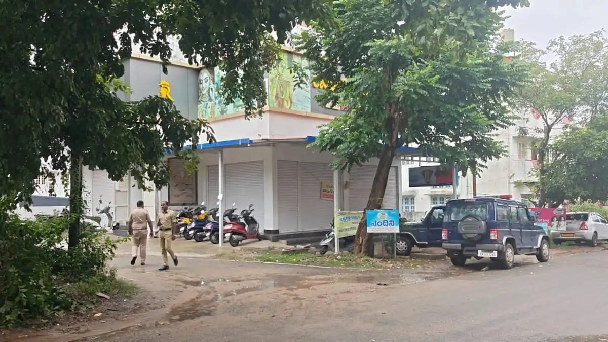 ಗೋಪಾಳದ ಗುಡ್ ಲಕ್ ಸರ್ಕಲ್ ಬಳಿಯ ಸ್ಪಾ ಮೇಲೆ ರೇಡ್! ಇಬ್ಬರ ರಕ್ಷಣೆ, ಓರ್ವ ವಶಕ್ಕೆ! 1 shivamogga-police-raid-spa-rescue-two-women