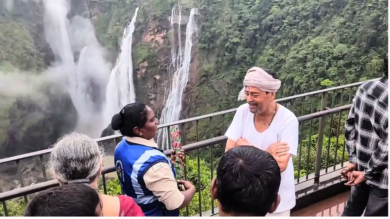 ಜೋಗ ಜಲಪಾತ ವೈಭವ ಕಣ್ತುಂಬಿಕೊಂಡ ಹಿರಿಯ ನಟ ರಮೇಶ್ ಭಟ್: ವಿಡಿಯೋ ನೋಡಿ