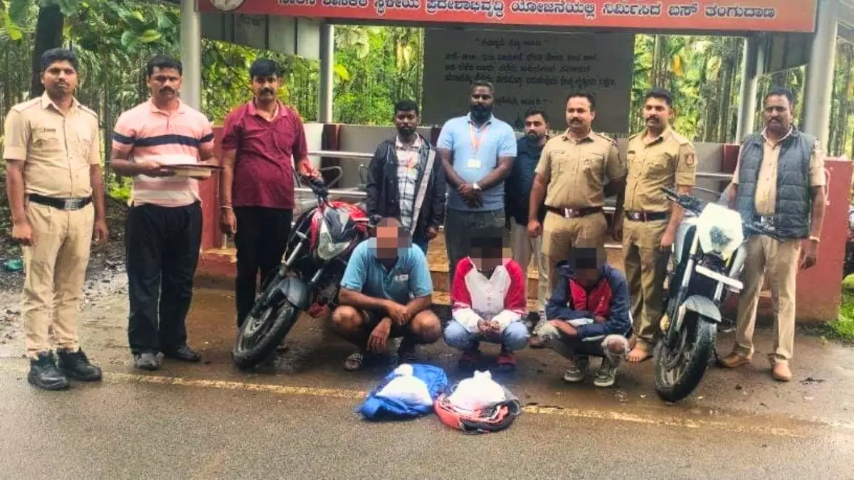 Ganja Seized in Narasimharajapura Three Arrested with 2 Bikes