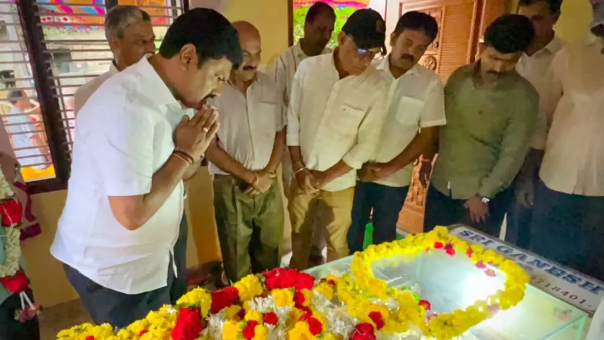 ಸಾಗರದ ಆರ್‌ಎಸ್‌ಎಸ್ ಹಿರಿಯ ಮುಖಂಡ ಹಾಗೂ ಸೇವಾಸಾಗರ ಟ್ರಸ್ಟ್ ಅಧ್ಯಕ್ಷ ಆ.ಪು. ನಾರಾಯಣಪ್ಪ (82) ನಿಧನರಾಗಿದ್ದು, ವಿವಿಧ ರಾಜಕೀಯ ಮತ್ತು ಸಾಮಾಜಿಕ ಮುಖಂಡರು ಸಂತಾಪ ಸೂಚಿಸಿದ್ದಾರೆ.