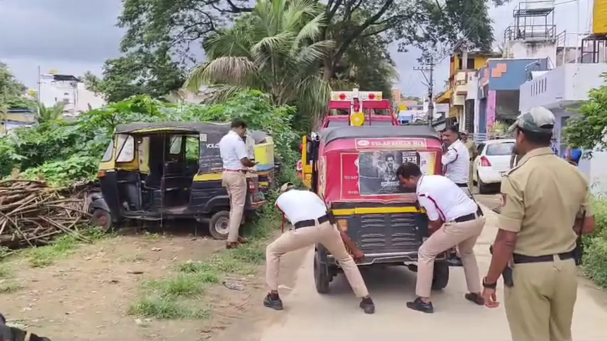 Shivamogga Police Clear Unauthorized Parked Vehicles via Towing