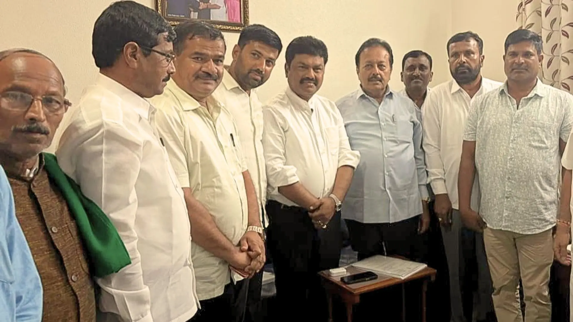 ಶಿವಮೊಗ್ಗ ಗ್ರಾಮಾಂತರ ಕೆರೆಗಳಿಗೆ ನೀರು ತುಂಬಿಸುವ ಯೋಜನೆಗಾಗಿ ಸಚಿವರಿಗೆ ಮನವಿ ಸಲ್ಲಿಸಿದ ನಿಯೋಗ